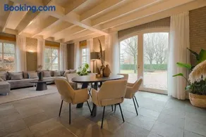 Boxtel Farmstay w Free Parking, Lake View & Space - Image 1