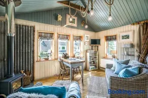 Luxury self catering 1 bed cottage with log burner - Image 1