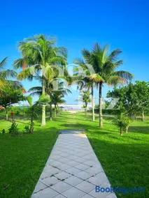 Pé na areia mais tranquilo de Bertioga - Maitinga - Image 1