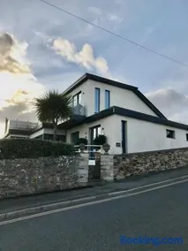 Mevagissey Boutique Flatlet with sea and countryside views - Image 2