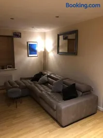 Modern flat in Stratford upon Avon - Image 5