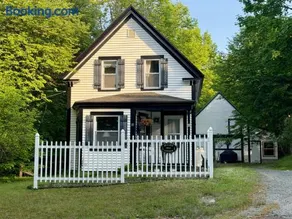 Mullein Hill Cottage Escape Crowds to MDIs Quiet, Historic Birthplace - Image 1
