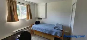 Room with private kitchenet and private bathroom - Image 2