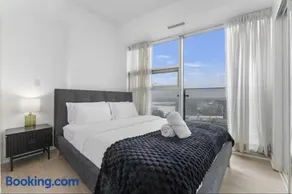 Spacious Downtown 3BR Walk to Union Station - Image 1