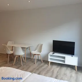 Apartment mit Küche, 2 Einzelbetten, Dusche, Parkplatz, schnellem Internet, ADA3 - Image 4