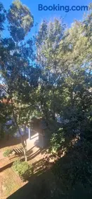 Apartamento TOP CLIMATIZADO em CRICIÚMA-SC - ótimo CUSTO-BENEFÍCIO - Cozinha completa - Cama Box - WiFI - Smart TV - Apps YouTube - NetFlix - Prime Vídeo - Garagem coberta - Portaria Digital 24h - Lugar sossegado e arborizado - Acomoda até 5 pessoas - Image 2