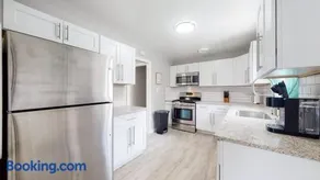 Peaceful retreat in quite neighborhood - Image 3