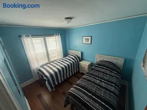 Two bedroom apartment in the heart of Lakewood - Image 2
