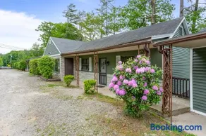 2 Bedroom Rental on Squam Lake (Unit 4) - Image 2