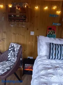 Stargazy Shepherds Hut - Image 3