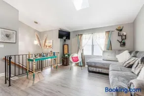 Lusby 5BD Family Home with Private Beach Access - Image 2