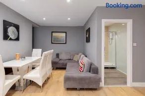 Central Apartment Darlington - Image 3