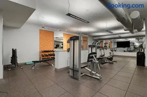 Downtown Elmhurst Luxury Apartments Near Metra & O'Hare with Pool, Gym, Parking & Theater - Image 1