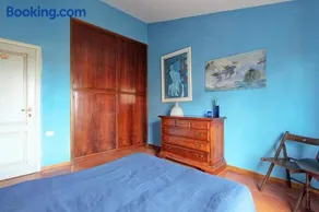 Villa on the edge of town - Image 5