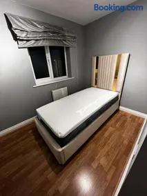 Executive Home - Image 5