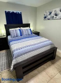 Comfy 2BR 1BA Apt - Image 3