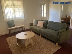 Cosy Heritage Cottage - Image 2