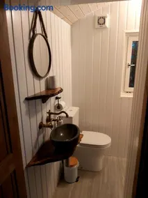 The Feathers Shepherds Hut - Image 2