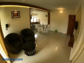 Mirage Luxuria Inn - Image 2