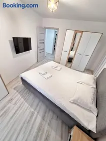 Cozy Ultracentral 4Bedroom with 2 Bathrooms Cozy Apartment in Suceava - Image 1