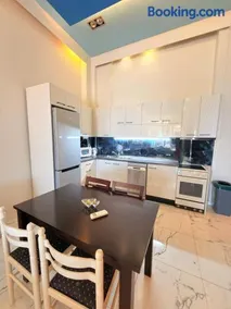 Premier Sea Apartment - Image 1
