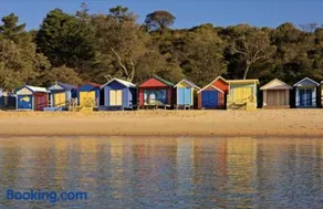 AMAZING location! 1 min stroll to Beach & Sea Views! - Image 1