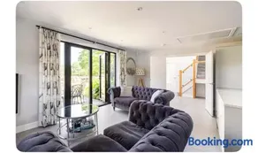 Luxury 2 bed home - Image 2