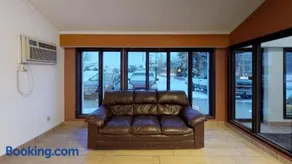 Waconia Inn and Suites - Image 2