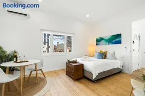 Eastern Beach Retreat - Image 3