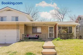 Charming two bedroom family home in coveted neighborhood - Image 3
