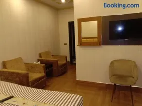 Minal Inn Hotel - Image 1