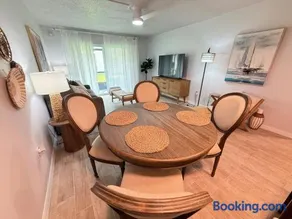 2 bedroom St Augustine Beachside Retreat steps to the Beach - Image 2