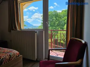 Vila pe deal in Poiana Marului - Image 3