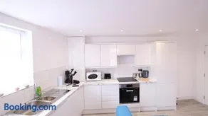 Flat 1 - 24 Cliff Road - Image 3