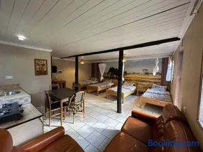 Guesthousejane Villa & Apartments - Image 4