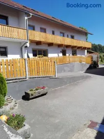 Fantastico appartamento adatto alle famiglie con griglia e giardino - Image 2