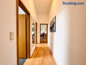Attraktive Wohnung im schönen Hinterhof - Image 2