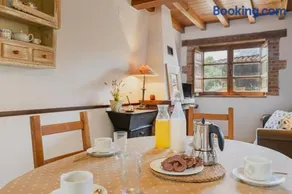 Agradable casa vacacional totalmente equipada con barbacoa, jardín y terraza | Vistas al jardín - Image 5