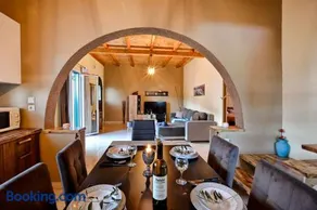 Elizabeth Country House - Image 2