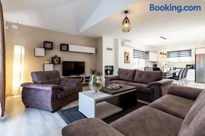 Villa Alba Rossa near Pula for 6 people with private 50 m2 pool only 1 km from the beach - Image 4