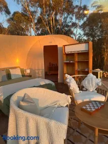Romantic Stargazing Getaway - Beyond Bubbles - Image 3