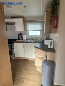 Phoenix caravan hire, Trecco bay - Image 5