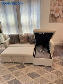 Cozy Contemporary Condo - Image 2