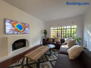 Riverside House with Indoor Pool - Image 5