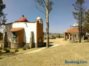 Hermosa casa colonial en Villa Victoria - Image 1