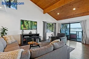 Lakefront, Private dock, ensuite-unit, King bed, Free EV charger, Boat Friendly - Image 1