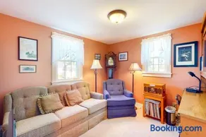 Comfortable home near the beach - dog-friendly - full kitchen & washer/dryer - Image 2