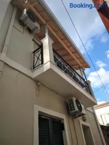 RIVER SIDE HOUSE - Image 1