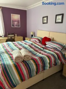 Maple House Apartment - Image 3