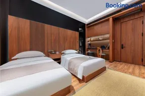 Floral Hotel - Image 4